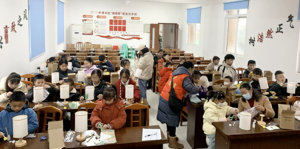 成都市新都区石板滩街道清水塘社区关工委“雏鹰展翅启新程 社区筑梦伴成长”青少年手工活动