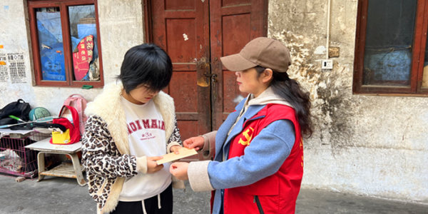 成都市新都区桂湖街道桂湖西路社区关工委 开展新春慰问困难儿童主题活动