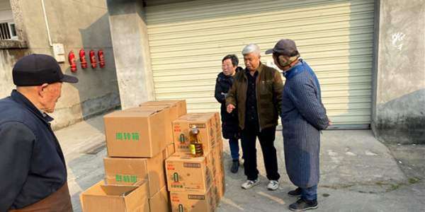 成都市新都区桂湖街道五桂村关工委开展 新春关爱情系长者温暖新春活动