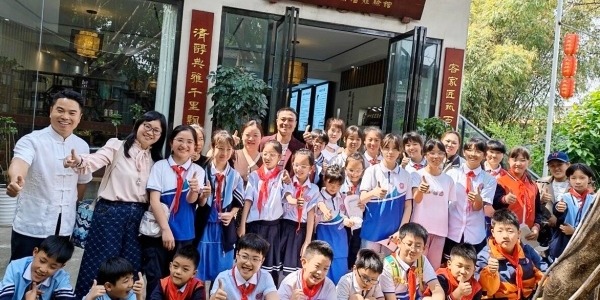 成都市新都区石板滩小学关工委开展家米酒制作非遗劳动体验活动