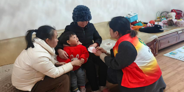 成都市新都区桂湖街道毗河社区关工委开展 困难儿童进行春节走访慰问活动