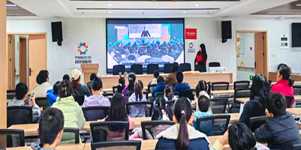 成都市新都区斑竹园街道廖家湾社区关工委开展“春之彩蛋·趣玩春分”活动