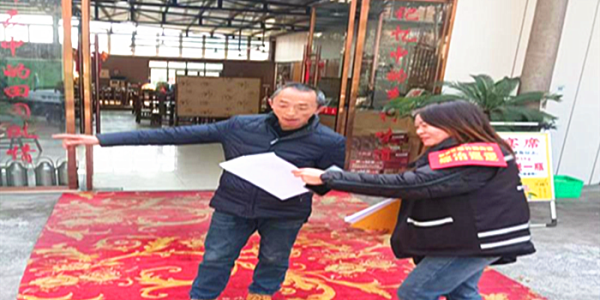 成都市新都区斑竹园街道踏水社区关工委开展“学习雷锋•文明实践”我行动的交通安全宣传活动