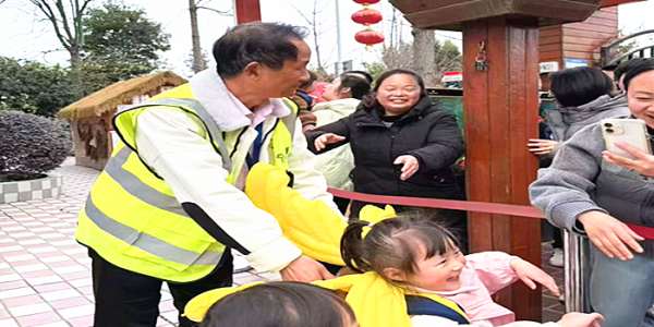 成都市新都区斑竹园街道公益社区关工委开展学雷锋主题月志愿服务活动