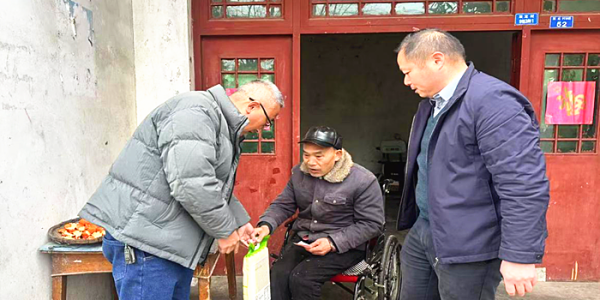 成都市新都区斑竹园街道双龙村关工委开展走访慰问五老人员、困难残废人活动
